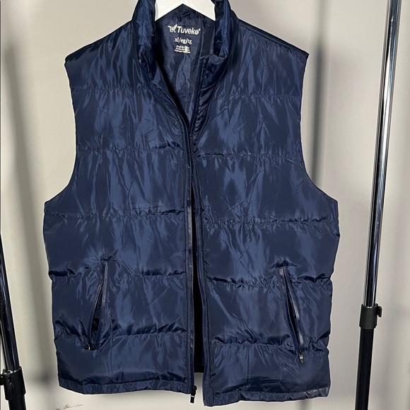 Men's Puffer Vest in Blue. NWOT. - Picture 5 of 8